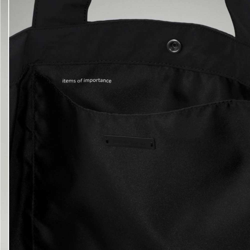 Lululemon Side-Cinch Shopper Tote Bag - Picture 4 of 4
